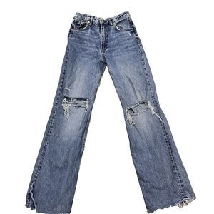 Zara Jeans Womens Size 6 Long Straight Leg Distressed Denim. Loved but toosmall